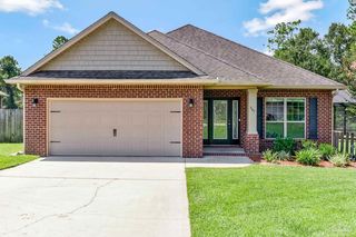 909 Deniro Ct, Cantonment, FL 32533
