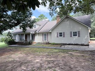 3809 Gillionville Rd, Albany, GA 31721