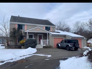 22 Lake Dr, Berlin, CT 06037