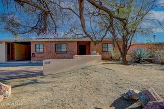 6260 E  2nd St, Tucson, AZ 85711