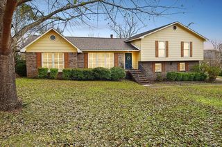 106 Fencepost Ln, Dothan, AL 36303