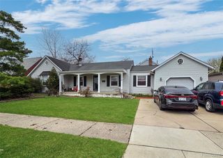 22449 Marine Ave, Eastpointe, MI 48021