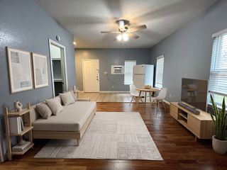 717 W  Alabama St #4, Houston, TX 77006