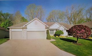 215 River Park Dr, Middlebury, IN 46540