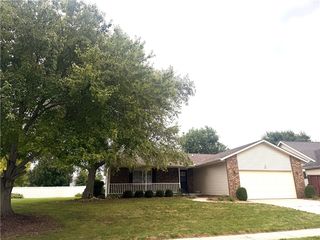 2920 Doral Ct, Decatur, IL 62521