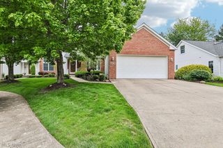 12579 Woodberry Ln, Strongsville, OH 44149