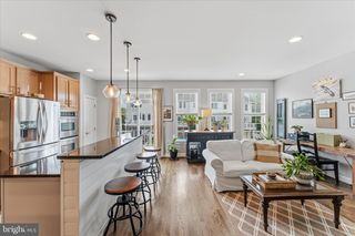 41060 Dorati Sq, Leesburg, VA 20175