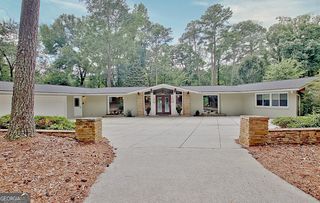 626 Golf View Dr, Peachtree City, GA 30269