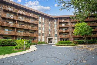 120 Lakeview Dr #507, Bloomingdale, IL 60108