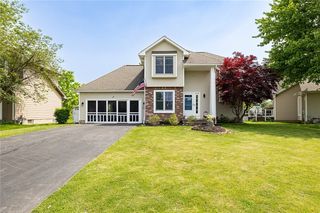3 White Oak Bnd, Rochester, NY 14624