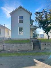 521 Spangler Dr, Zanesville, OH 43701