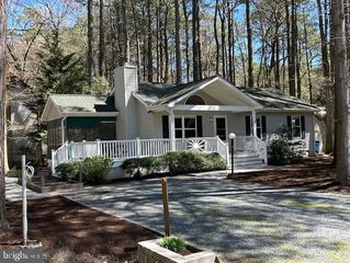 16 Marview Dr, Ocean Pines, MD 21811