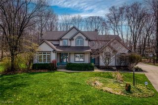 7458 Forthampton Ct, Hudson, OH 44236