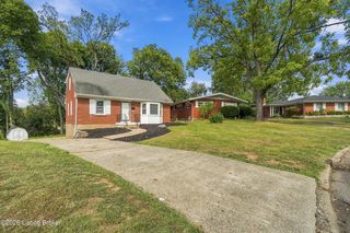 2015 Tyrone Dr, Louisville, KY 40218