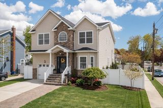 42 Northridge Avenue, Merrick, NY 11566