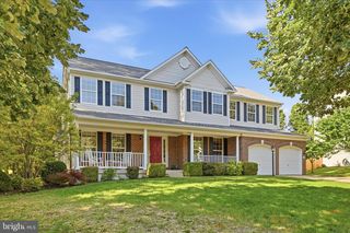 705 Wintergreen Dr, Purcellville, VA 20132