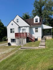 1521 E  Main St, Oak Hill, WV 25901