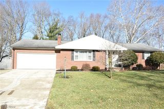 1536 Sleepy Hollow Dr, Coshocton, OH 43812