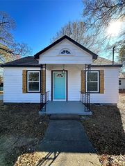 503 W  2nd St, Cherryville, NC 28021