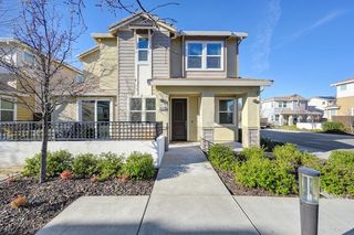 4847 Holden Dr, Rocklin, CA 95677