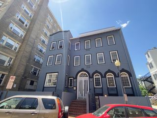 2714 Quarry Rd NW #302, Washington, DC 20009