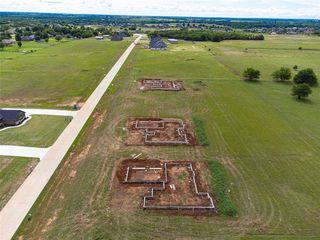 8770 Oak Tree Ter, Guthrie, OK 73044
