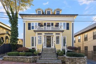 75 Pelham St #C, Newport, RI 02840