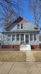 407 W  Saratoga St, Marshall, MN 56258