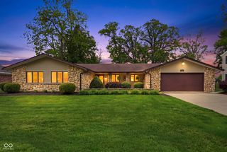 2215 W  Woodmont Dr, Muncie, IN 47304