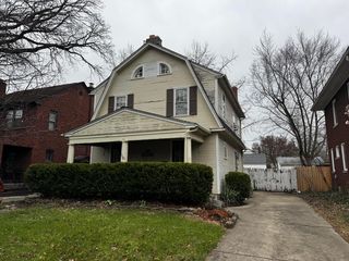 890 S  Cassingham Rd, Columbus, OH 43209