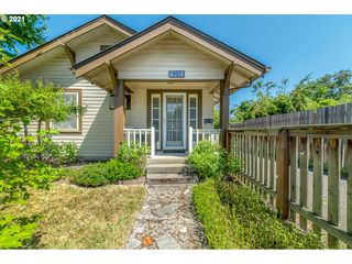 1725 W  9th Pl, Eugene, OR 97402