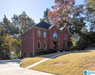 1125 Shadesmont Rd, Birmingham, AL 35226