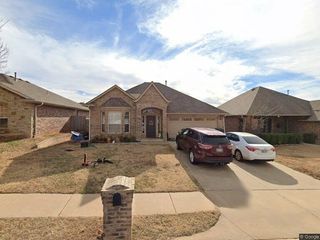 2924 Coach Ct, Norman, OK 73071