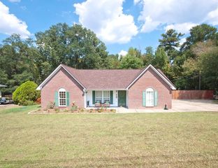6735 Aldora Dr, Columbus, GA 31907