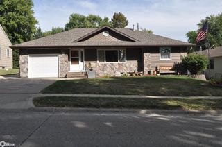327 S  Walnut St, Carroll, IA 51401