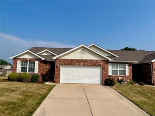 58 Jotham Ct, Millstadt, IL 62260