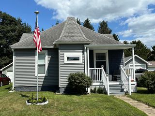 303 N  Davis St, Wolcott, IN 47995