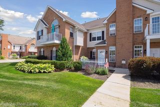 618 Olde English Cir, Howell, MI 48855