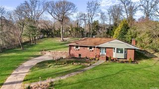 47 Willoughby Path, East Northport, NY 11731