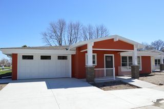 301 Oak Hill Ct, Clear Lake, IA 50428