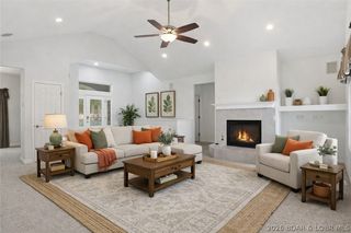 98 Keywest Ln, Lake Ozark, MO 65049