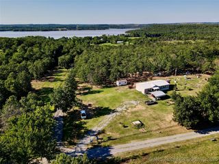 1402 Compelube Rd, McAlester, OK 74501