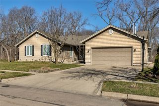 9627 Lincoln Ave, Clive, IA 50325