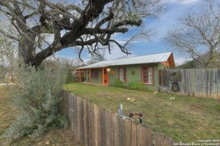 610 14th Street, Bandera, TX 78003