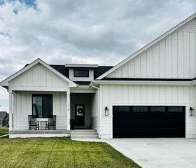 1218 NW 32nd St, Ankeny, IA 50023
