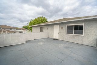 28191 Robin Ave, Santa Clarita, CA 91350