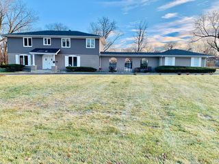 57 Graymoor Ln, Olympia Fields, IL 60461