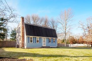 31 Worrall Rd, Plymouth, MA 02360