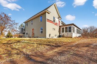 2328 Dean Lake Ave NE, Grand Rapids, MI 49505