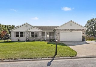 58044 Heritage Pointe Dr, South Bend, IN 46619